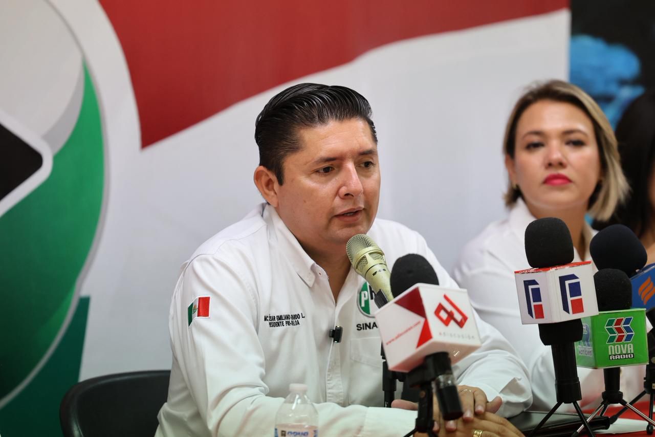 Sequía y bajos precios limitan hectáreas a sembrarse en Sinaloa.
Jumapam se ha convertido en soporte importante de la obra pública en Mazatlán.
Entregan apoyos a 57 planteles y Estrella Palacios anuncia más…
Gerente del PRI sinaloense cuestiona a los gobiernos municipales.
Para quien trabaja en Verde en Sinaloa? Anda inquieto el Richi Madrid.