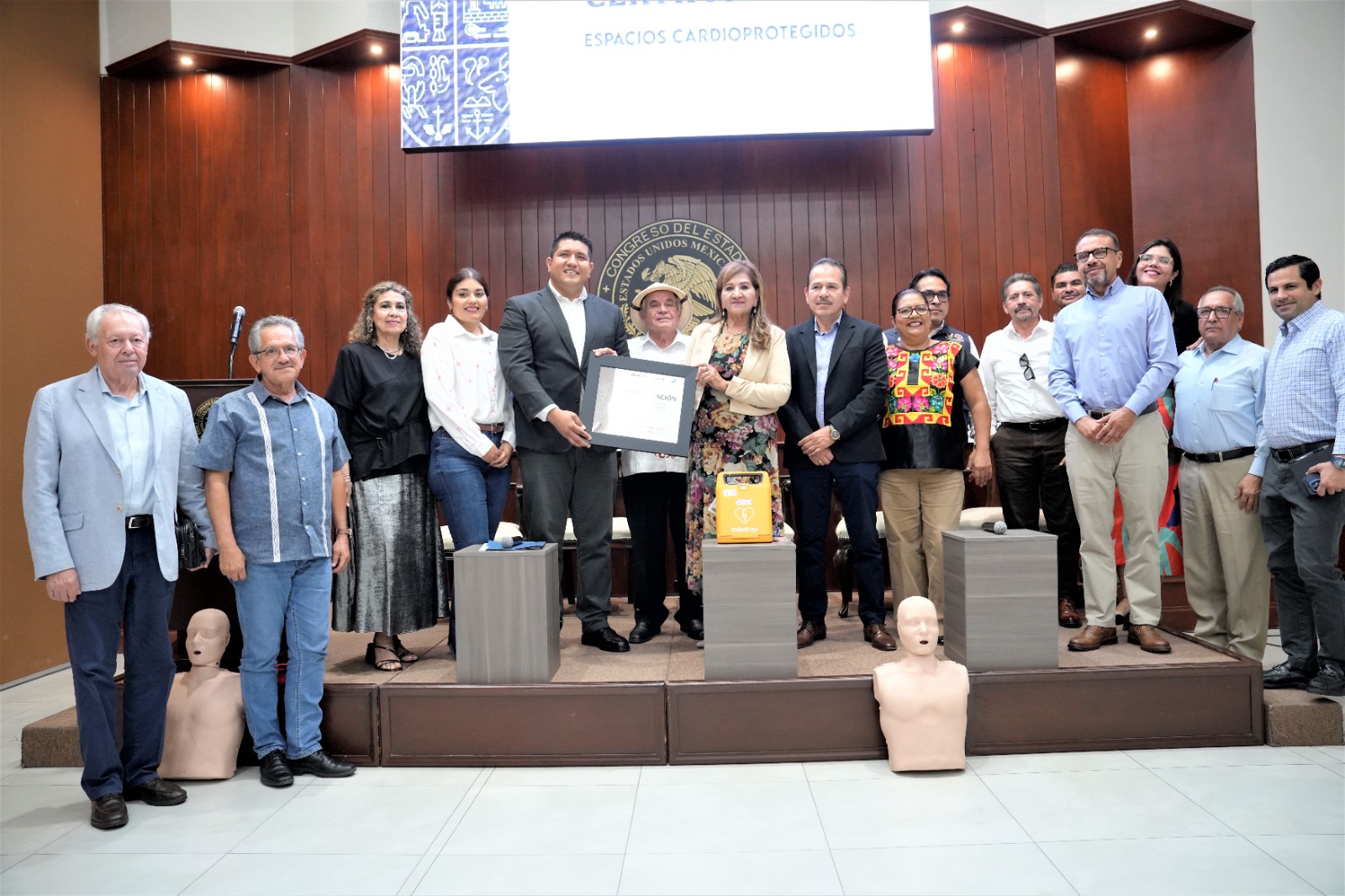 El Honorable Congreso del Estado de Sinaloa recibió este miércoles la certificación como espacio cardioprotegido en un evento que contó con la presencia de autoridades estatales de Salud, así como diputadas y diputados locales.