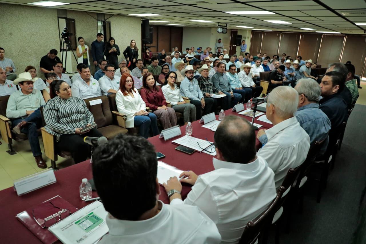 Por votación unánime de los integrantes del Consejo Estatal de Desarrollo Rural se aprobó la siembra de 659 mil 132 hectáreas con un abanico de cultivos de granos, frutas y verduras.