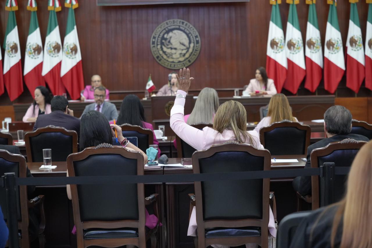 En Sesión del Congreso se da lectura a cuatro iniciativas; una busca evitar la difusión de contenidos inadecuados en espacios escolares