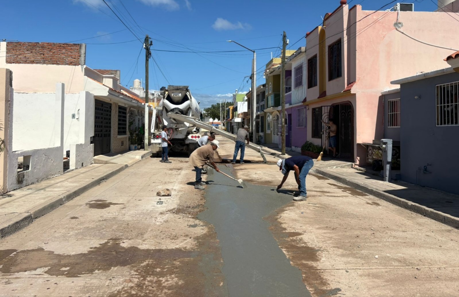 Son más de 120 metros cuadrados los que se colocaron sobre la Calle Algodones, por lo que fue necesario acordonar el área