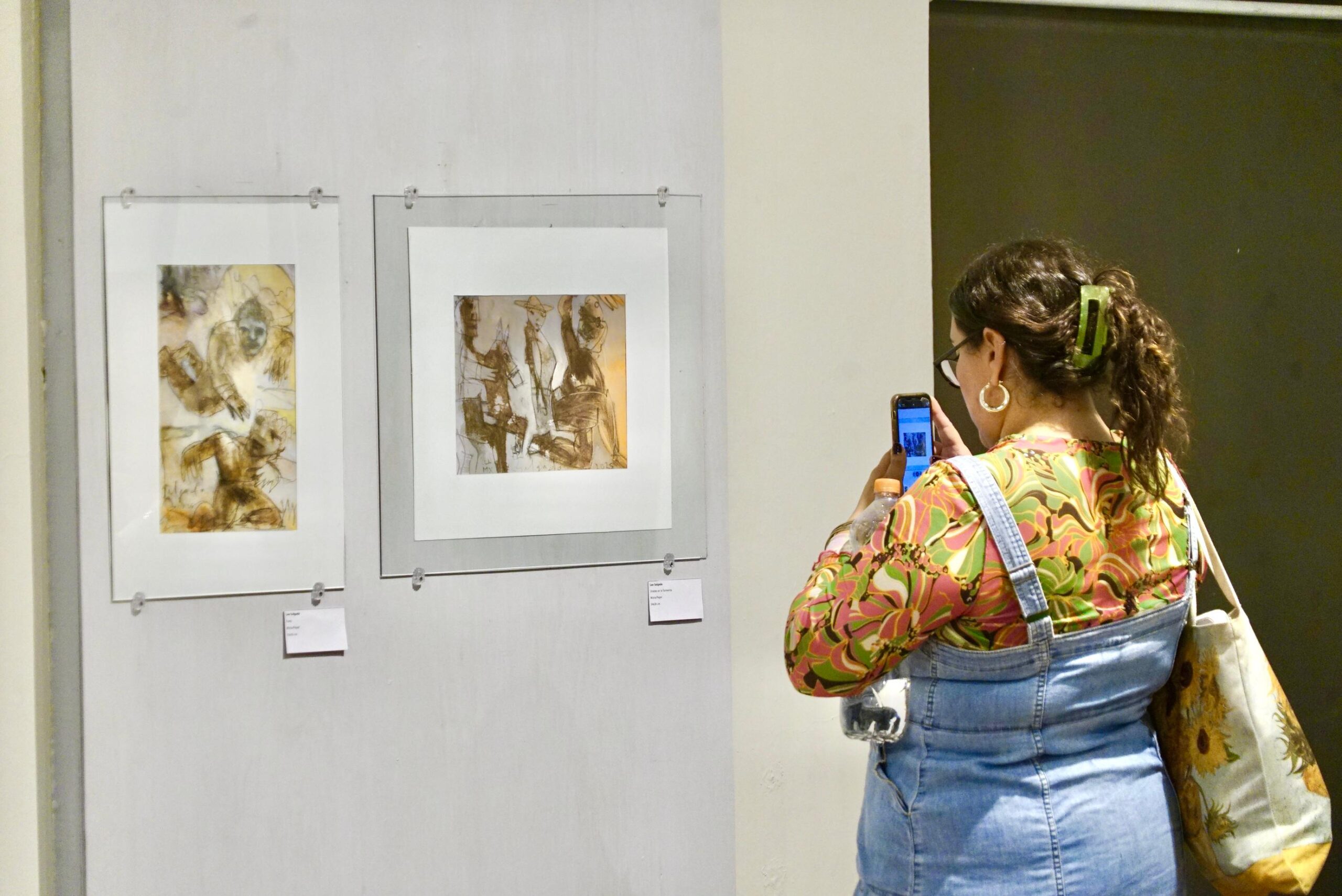 La pluralidad de técnicas, estilos y discursos plásticos hace de “Trazo, Tinta y Tinto” un reflejo del vigor creativo de los artistas de Sinaloa. Su título, resume la esencia del encuentro, el arte, la amistad y el diálogo entre miradas que celebran la creatividad sinaloense.
La exposición permanecerá abierta al público hasta el 28 de noviembre con entrada libre.