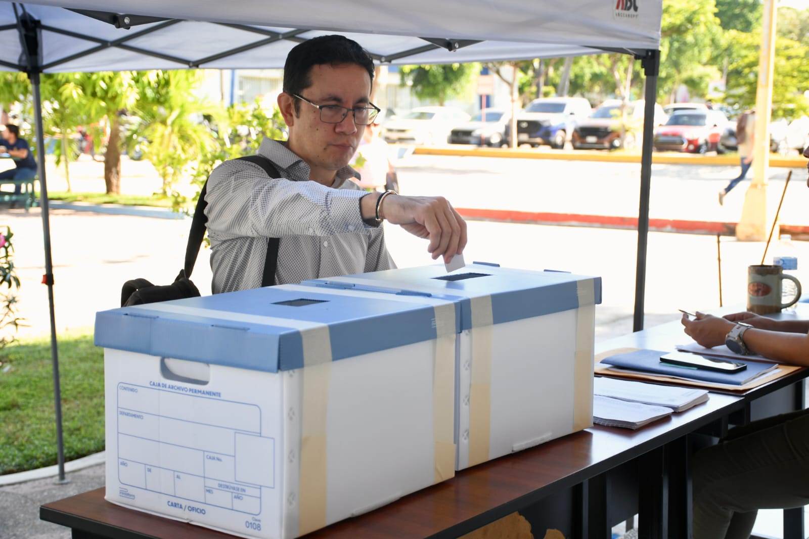 Estudiantes y docentes de la Universidad Autónoma de Sinaloa (UAS), en la Unidad Regional Sur (URS), participaron hoy en una jornada electoral interna de gran civilidad y respeto para elegir a sus nuevos consejeros universitarios y técnicos para el periodo 2025-2027.