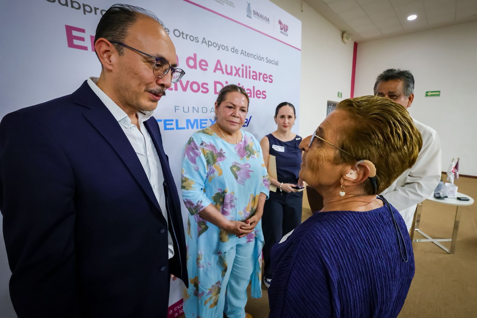 Los aparatos fueron proporcionados por DIF Sinaloa y Fundación Telmex-Telcel a 650 niñas, niños y adolescentes que fueron beneficiados con esta entrega que fue encabezada por la doctora Eneyda Rocha Ruiz