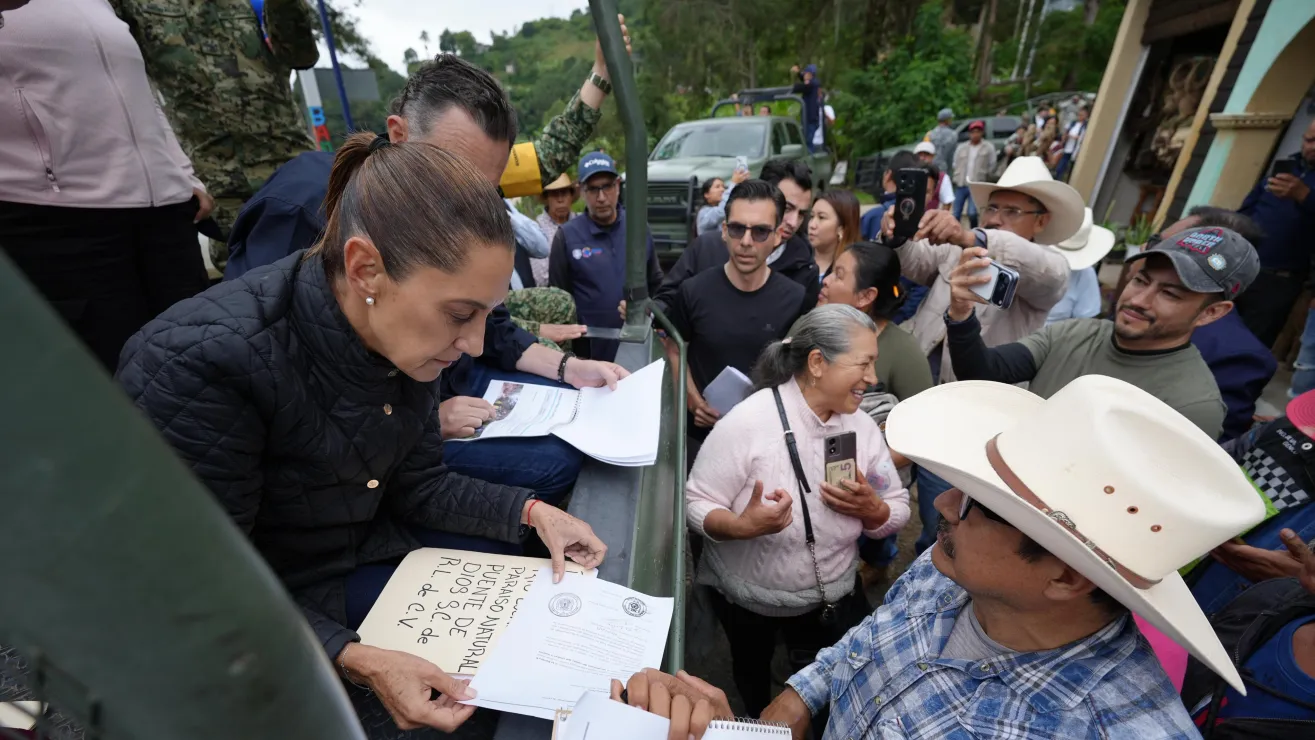 No está pasando nada que siga la fiesta…
- No se equivoque Presidenta no es zopiloteo ni ruindad.
- Por más que quieran lavarse la carita pagan las consecuencias de destruir el Fonden.
- Total reconocimiento a la labor de la Marina en estas emergencias.