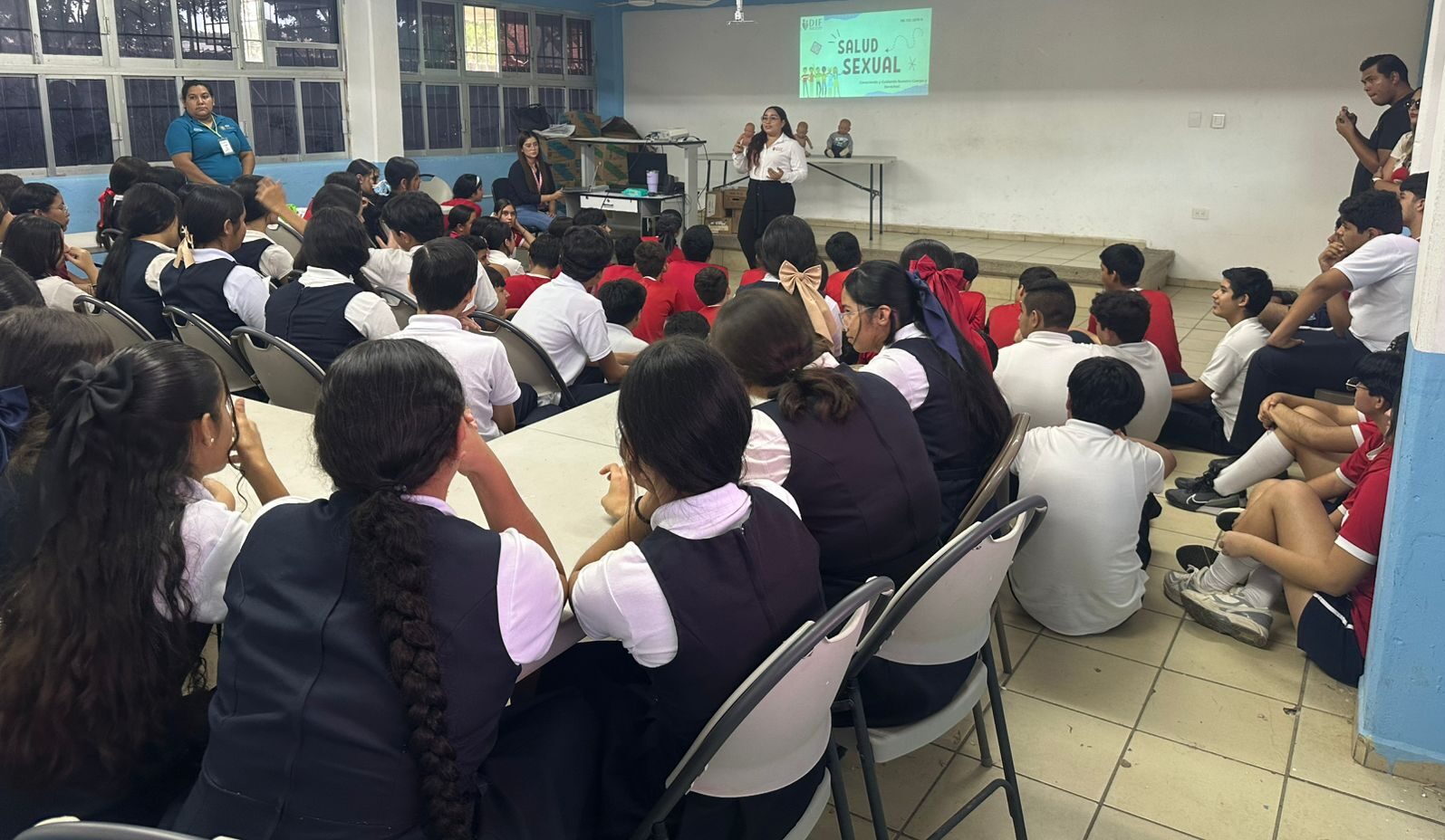 A través del Instituto Municipal de la Juventud, y en coordinación con el Sistema DIF Mazatlán, el Gobierno de la Presidenta Estrella Palacios Domínguez, promueve la educación sexual entre estudiantes de secundaria para fomentar decisiones informadas y prevenir riesgos en la salud