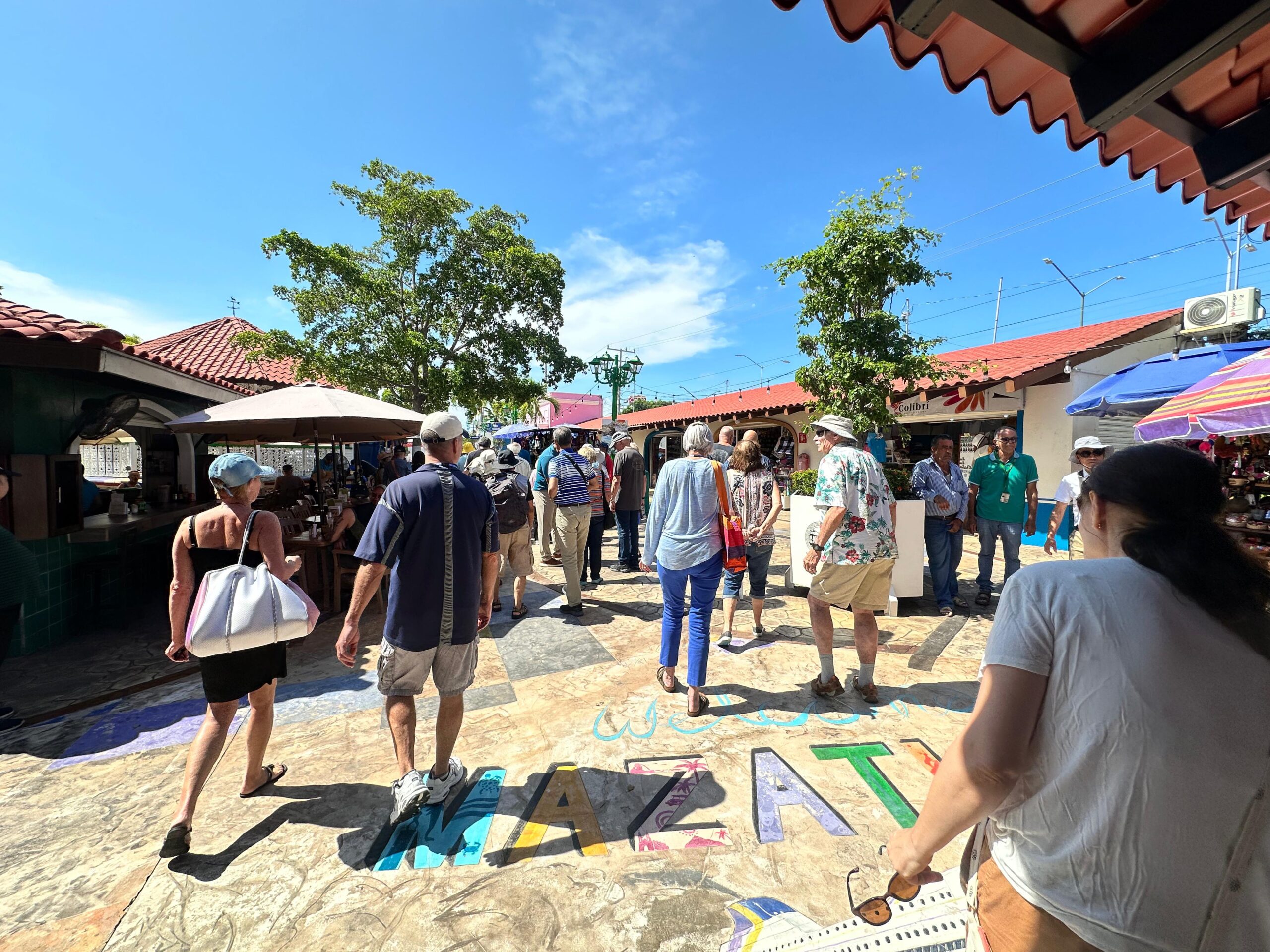 Este miércoles, se registró el arribo del Carnival Panorama con más de 4 mil turistas