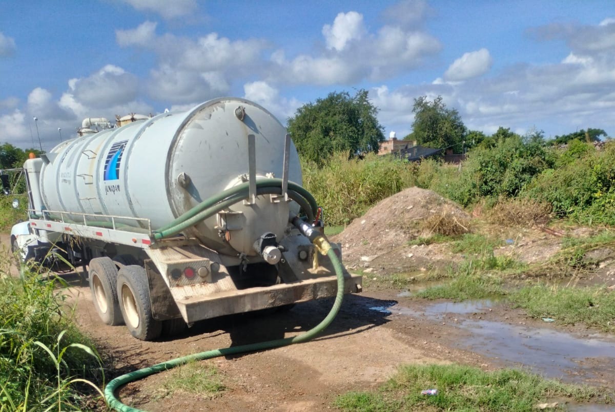 Desde reparación de fugas de agua potable, hasta el desazolve de fosas sépticas y el sondeo correctivo a la red de alcantarillado se realizan en comunidades rurales