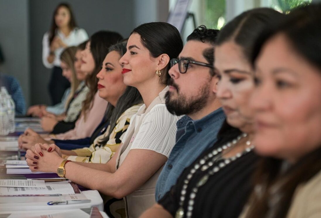 Con el compromiso de fortalecer la articulación institucional y consolidar políticas públicas que garanticen una vida libre de violencia para mujeres, niñas y adolescentes, se llevó a cabo la Décima Segunda Sesión Ordinaria del Consejo Estatal para la Atención y Prevención de la Violencia Familiar (CEPAVIF).