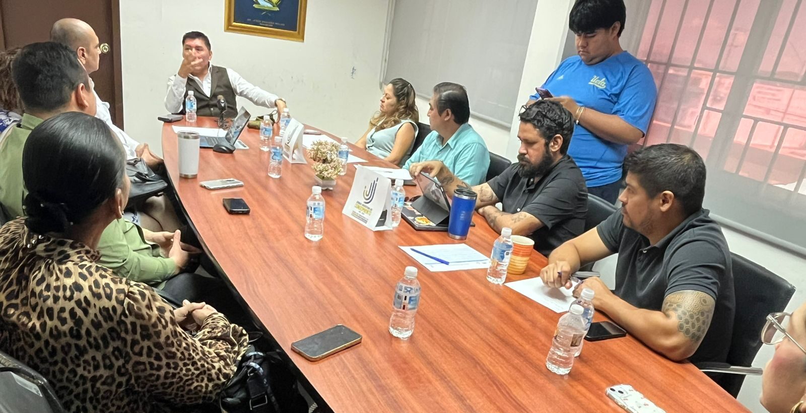 La Universidad Autónoma de Sinaloa (UAS), Unidad Regional Sur, celebró con éxito el conversatorio en el marco de la jornada de conocimiento titulada "Entropía y Resiliencia Urbana", un encuentro multidisciplinario que tuvo lugar en las instalaciones de la Vicerrectoría.