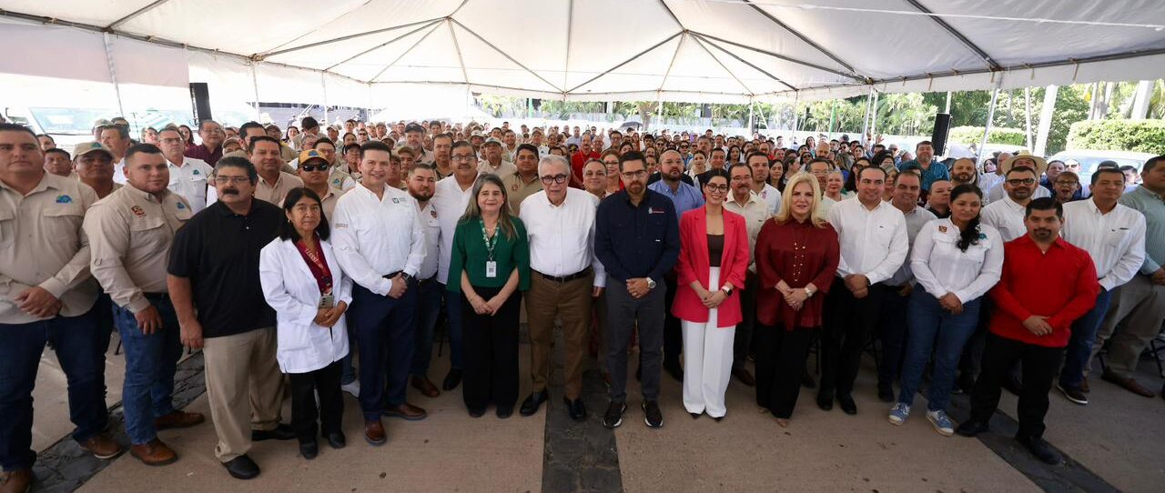 El mandatario estatal hizo un nuevo compromiso de recodificar ahora a todo el personal de Vectores.