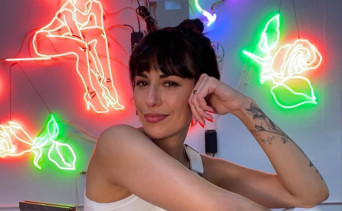 La escultora Leticia Maldonado creó un gramófono tridimensional de cristal luminoso para la edición 26 de los Latin Grammy