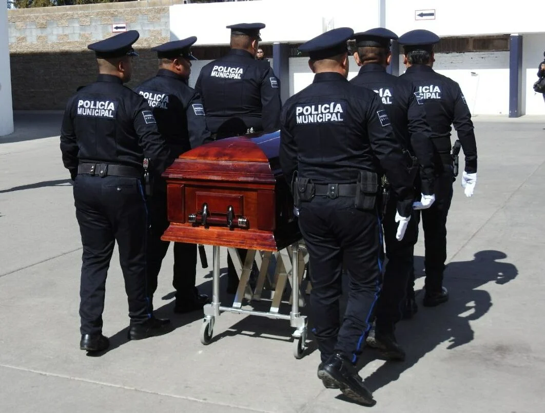 Conforme a los registros, al menos 301 policías han sido asesinados en lo que va del año en México, siendo los estados de Sinaloa, Guerrero y Guanajuato los que registran mayores casos; incluyéndose emboscadas, agresiones directas y ataques a elementos fuera de servicio.