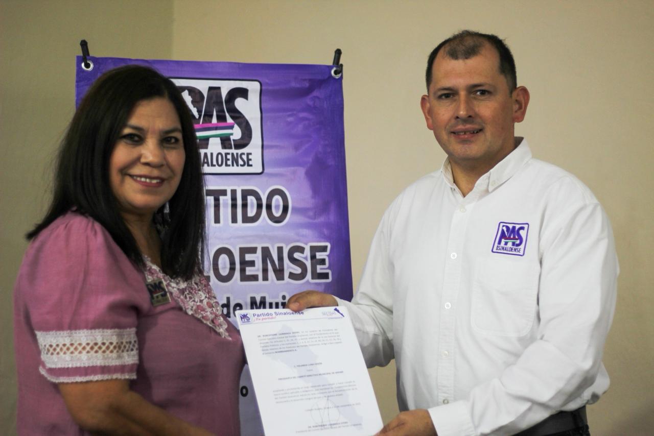 Todos a hacerle la luchita.
En Morena se abren de capa. Imelda y Graciela andan del tingo al tango.
A Ricardo Madrid lo atornillan por tres años más en el Verde.
Fortalecen estructuras PAS, PAN y PRI en Sinaloa.