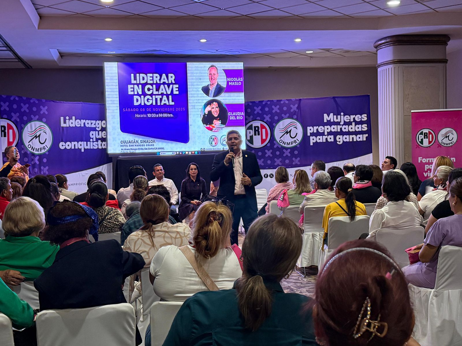 Todos a hacerle la luchita.
En Morena se abren de capa. Imelda y Graciela andan del tingo al tango.
A Ricardo Madrid lo atornillan por tres años más en el Verde.
Fortalecen estructuras PAS, PAN y PRI en Sinaloa.