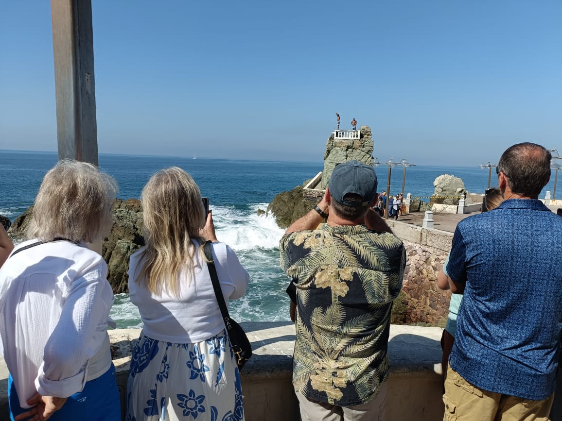 La secretaria de Turismo de Sinaloa, Mireya Sosa Osuna, señaló que en lo que va del año han arribado al puerto más de 308 mil cruceristas en 83 embarcaciones