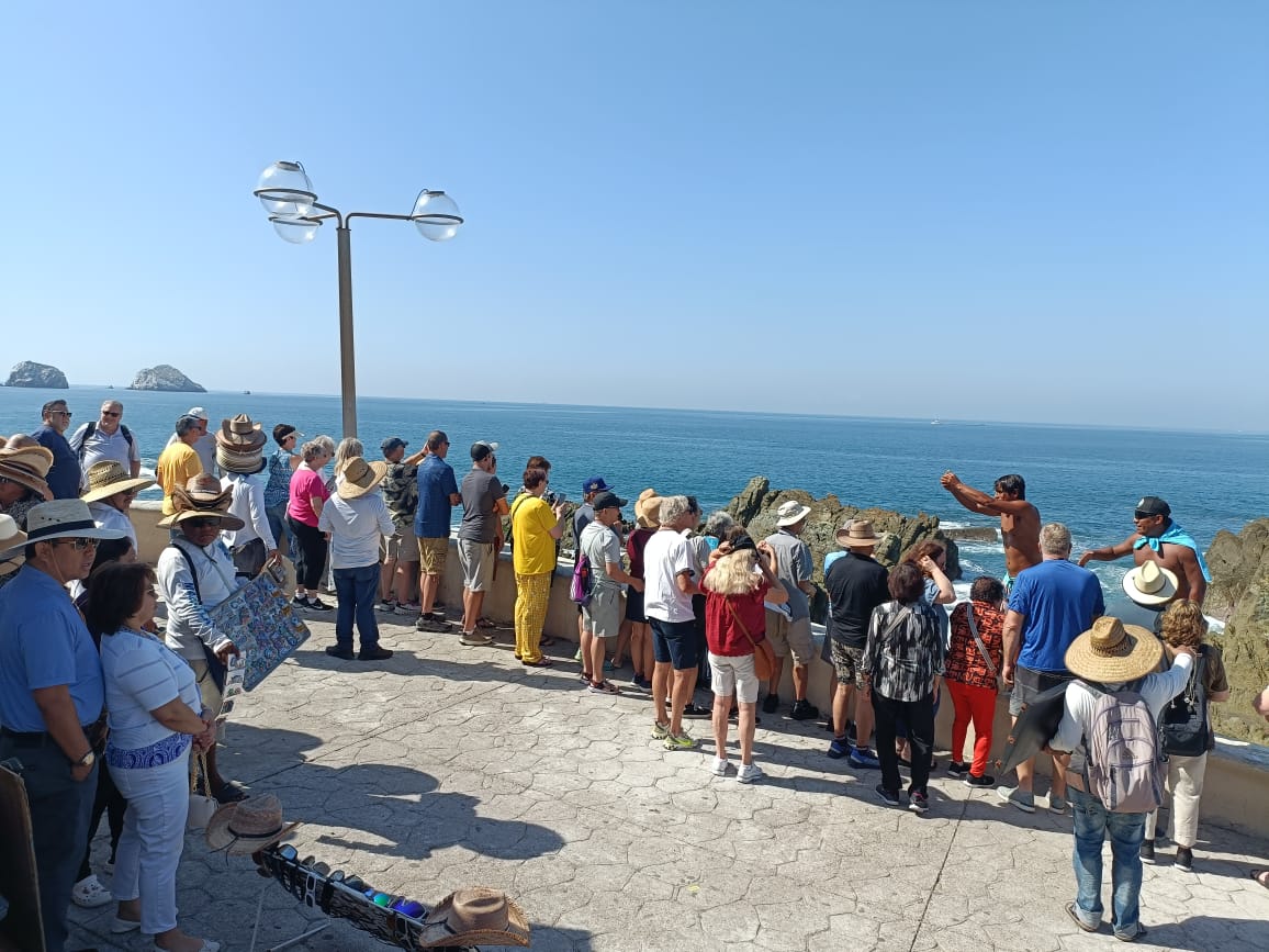 La secretaria de Turismo de Sinaloa, Mireya Sosa Osuna, señaló que en lo que va del año han arribado al puerto más de 308 mil cruceristas en 83 embarcaciones