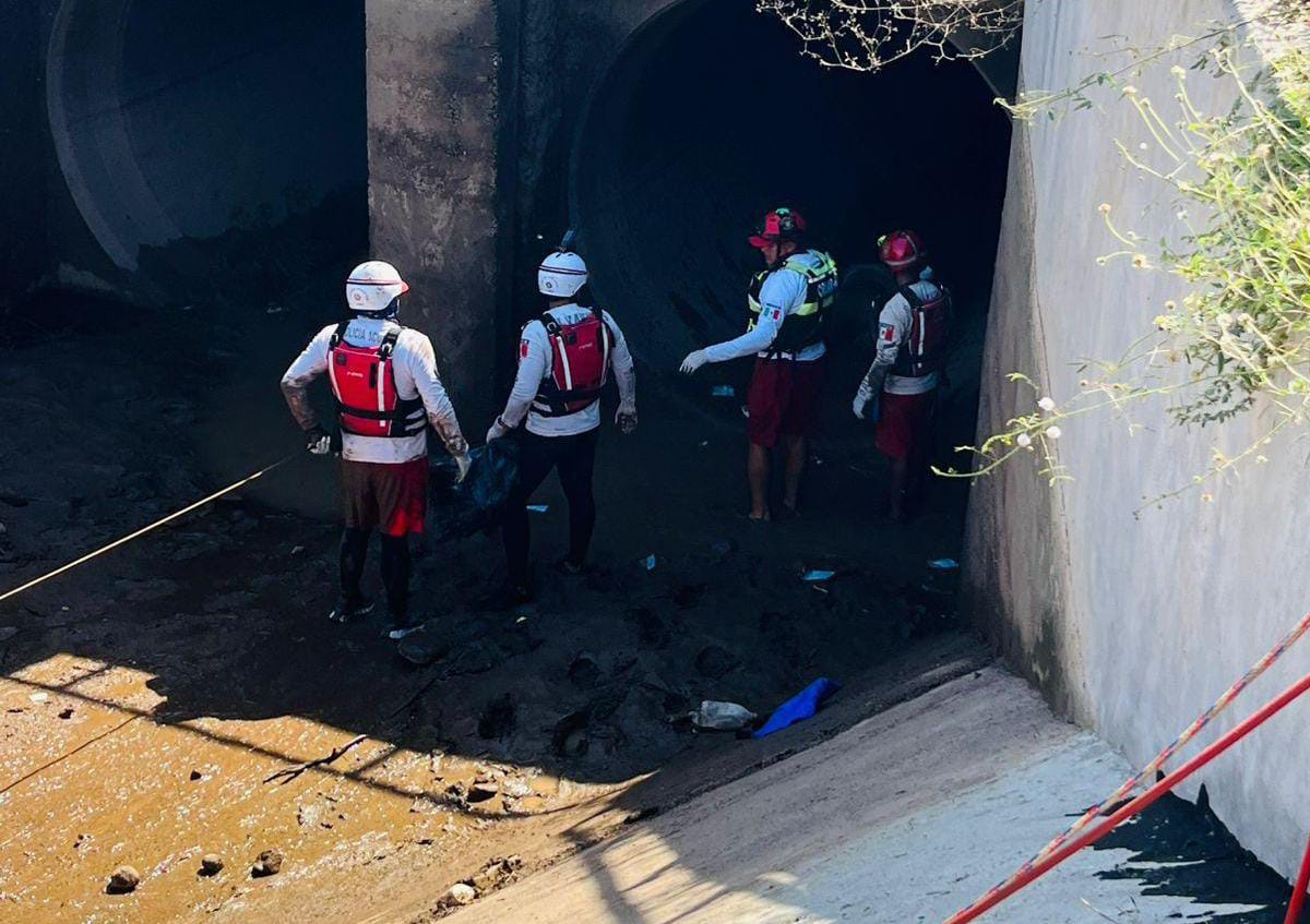 Fue necesaria la aplicación de maniobras de rescate en aguas rápidas y el uso de cuerdas para extraer el cuerpo del interior de un tubo de desagüe