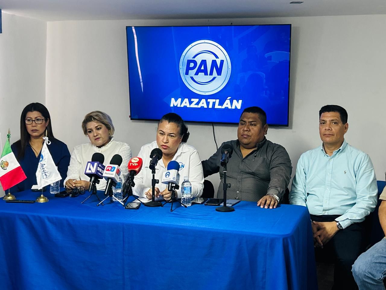 Se busca desterrar el mal de Morena de Sinaloa y de Mazatlán.