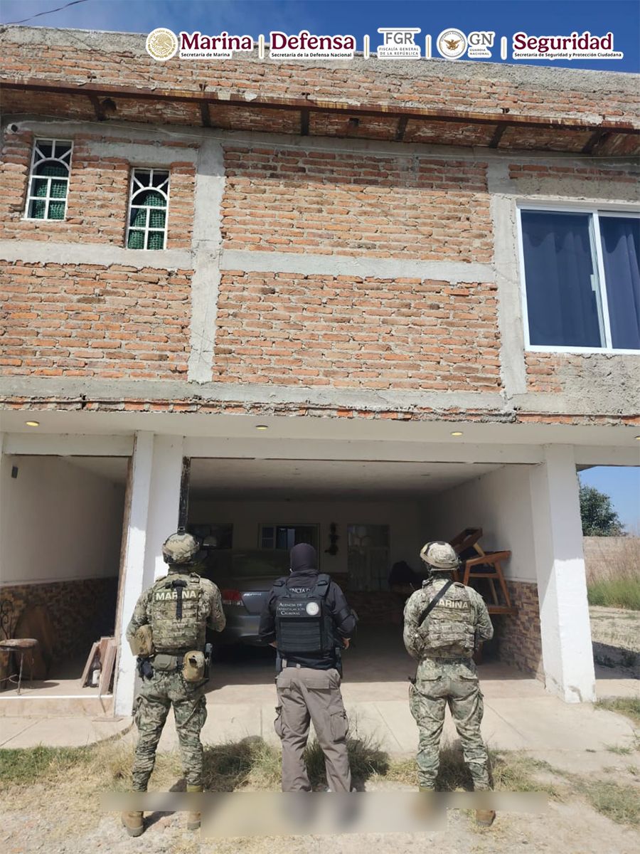 La operación fue encabezada por personal de Marina, FGR y SSPC junto con Defensa y GN
La célula delictiva se dedicaba a modificar máquinas para ocultar droga con el fin de comercializarla
