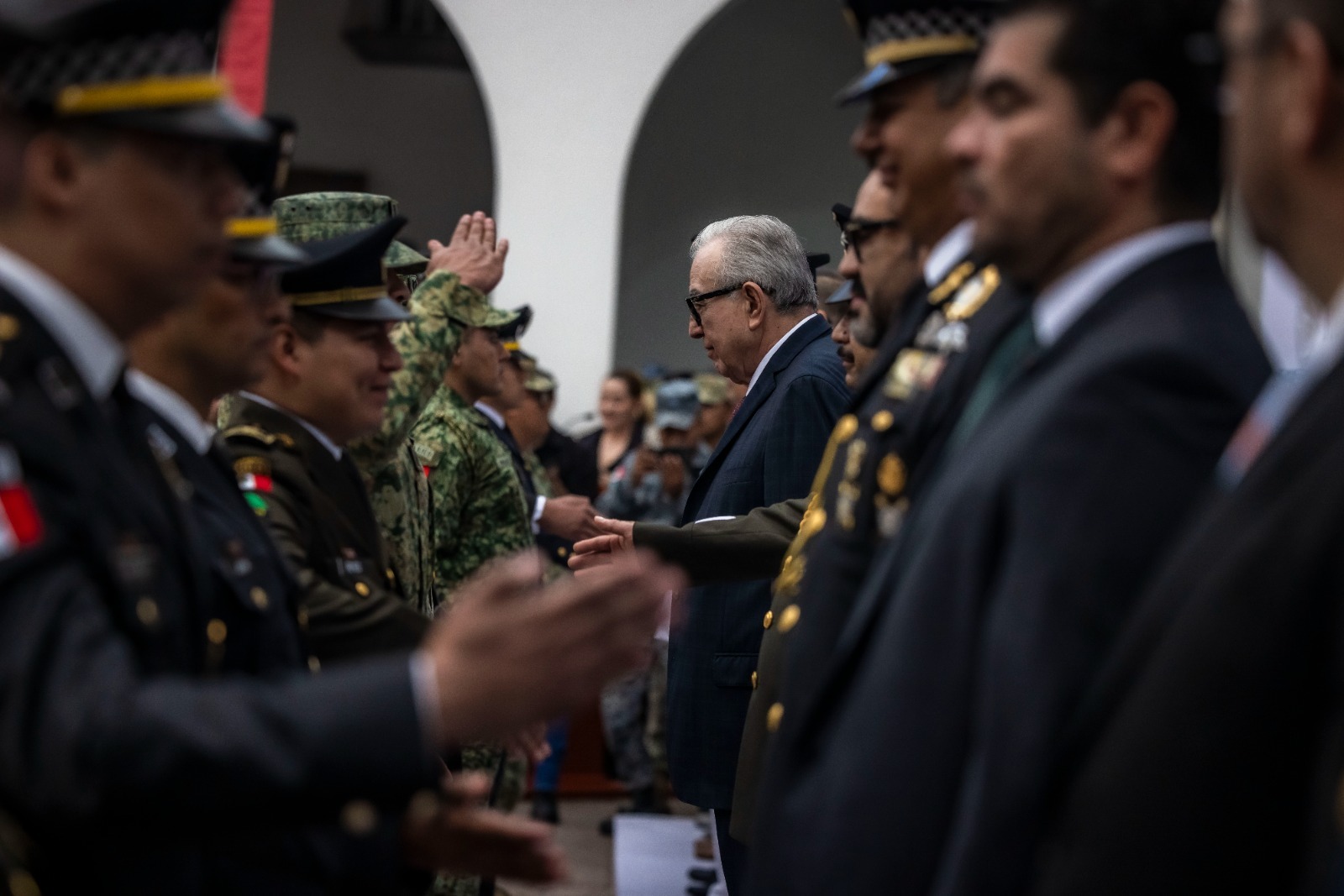 En este marco, se hicieron entrega de ascensos a personal del Ejército Mexicano, Fuerza Aérea y Guardia Nacional. Las actividades culminaron con el tradicional desfile cívico militar que congregó aproximadamente a 4 mil personas que marcharon por la avenida Álvaro Obregón.