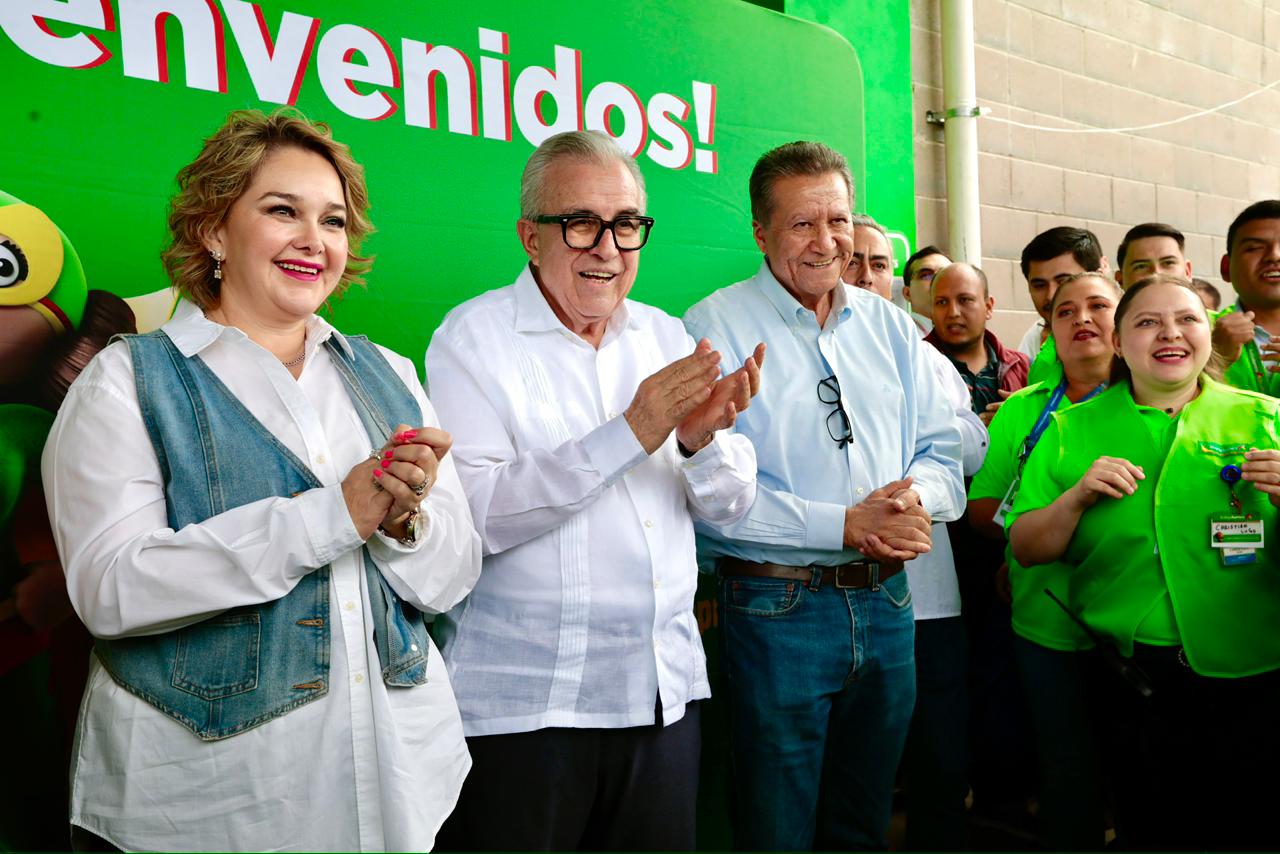 El gobernador encabezó la apertura de la nueva tienda Bodega Aurrerá Villa Bonita, una inversión de más de 105 millones de pesos que generará más de 70 empleos en Culiacán.