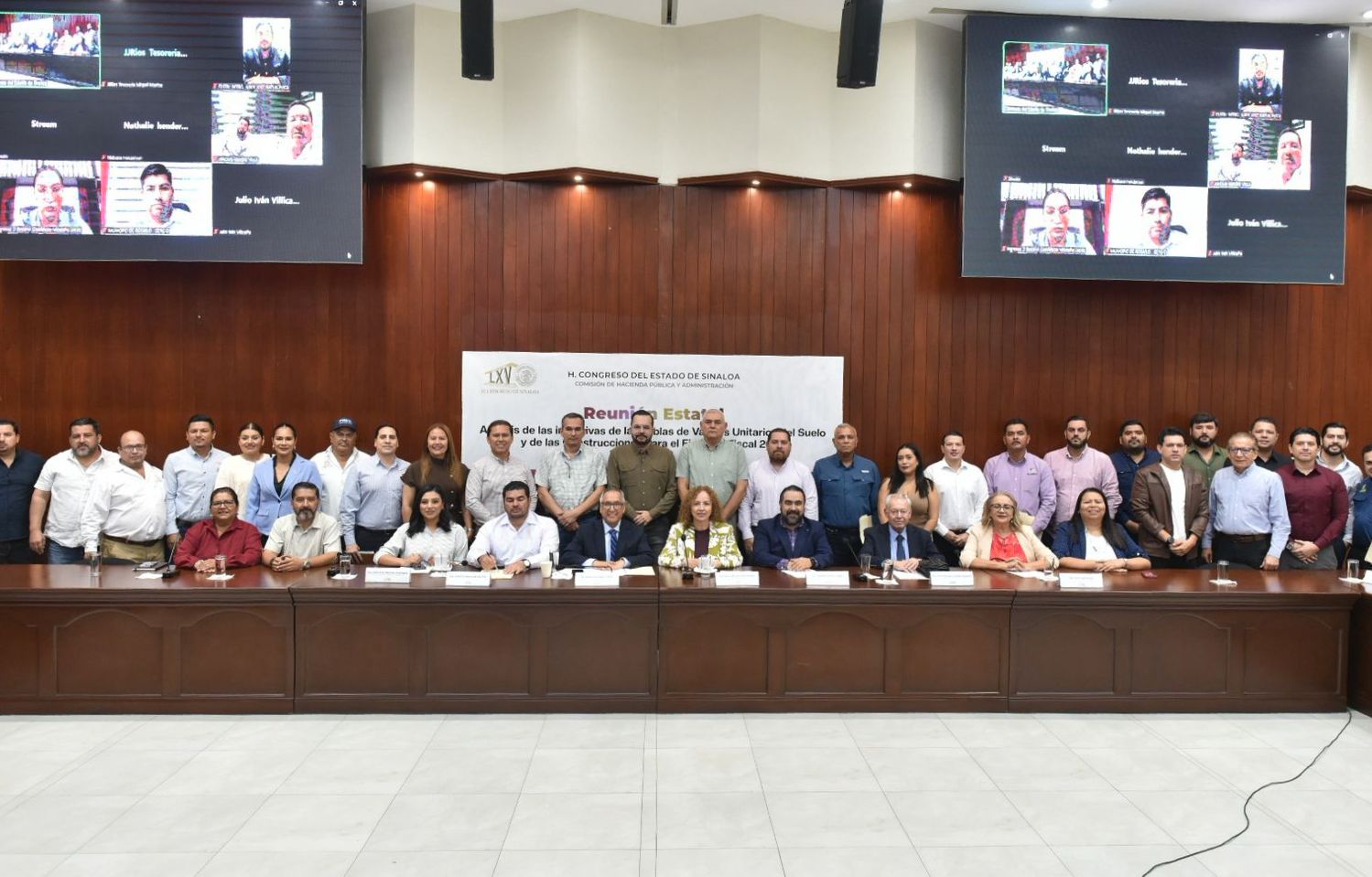 Hoy inician 16 días de activismo por la Erradicación de la Violencia hacia las Mujeres.
Mazatlán tendrá buen cierre de año afirma Estrella Palacios.
Buscan consenso desde Congreso del Estado sobre las tablas catastrales. Del 2,5 al 4 %.
MARINA acerca servicios de salud y sociales a comunidades marginadas de Elota-
