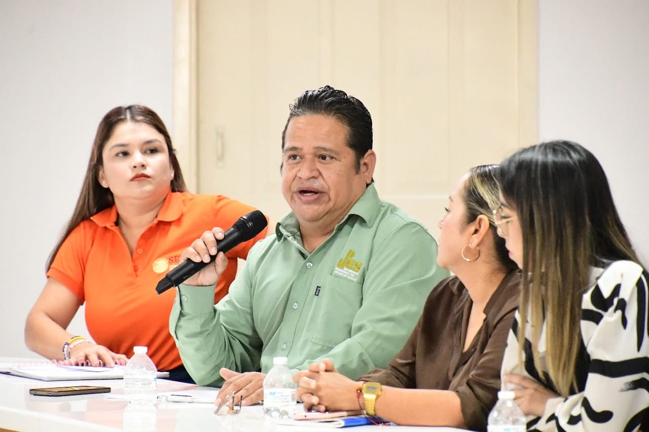 Círculos de Diálogo en Culiacán: Estrategia piloto que fortalece la Paz Escolar en más de 700 estudiantes
SEPyC y CEPREVSIN presentan avances de resultados tras las primeras tres sesiones del plan