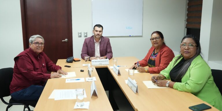 En la reunión realizada la tarde de este jueves, la Comisión de Asuntos Migratorios del Congreso de Sinaloa aprobó por unanimidad punto de acuerdo dirigido a la Junta de Coordinación Política para que solicite a la Fiscalía General de la República supervisar los retenes carreteros durante la temporada de retorno de paisanos y paisanas.