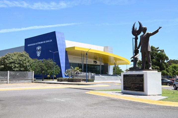 Senadores sinaloenses abrazan niños y echan tortillas al comal: ridículos!!.
100 millones para pagos de casetas de parásitos…¡perdón!. Diputados.
Baja presión en la UAS: ii Uff!! Chillara la cazuela.
Cuídate de los juegos y y fuegos pirotécnicos.
