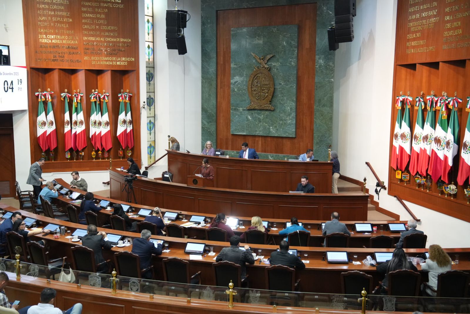 El alcalde Jesús de Dios Gámez con las pilas bien puestas.
Búsqueda de Certeza Jurídica para miles de familias es encomienda de Rocha Moya.
La UAS firme en su consolidación a pesar de las trabas.
Congreso del Estado determina se mantengan las tablas catastrales.
