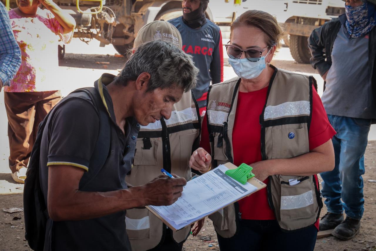 Atienden incendio en el Basurón Municipal de Culiacán y respalda a familias trabajadoras