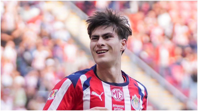 Armando "Hormiga" González irrumpió con tanta fuerza en la Liga MX que los reconocimientos que está cosechando es producto de este esfuerzo