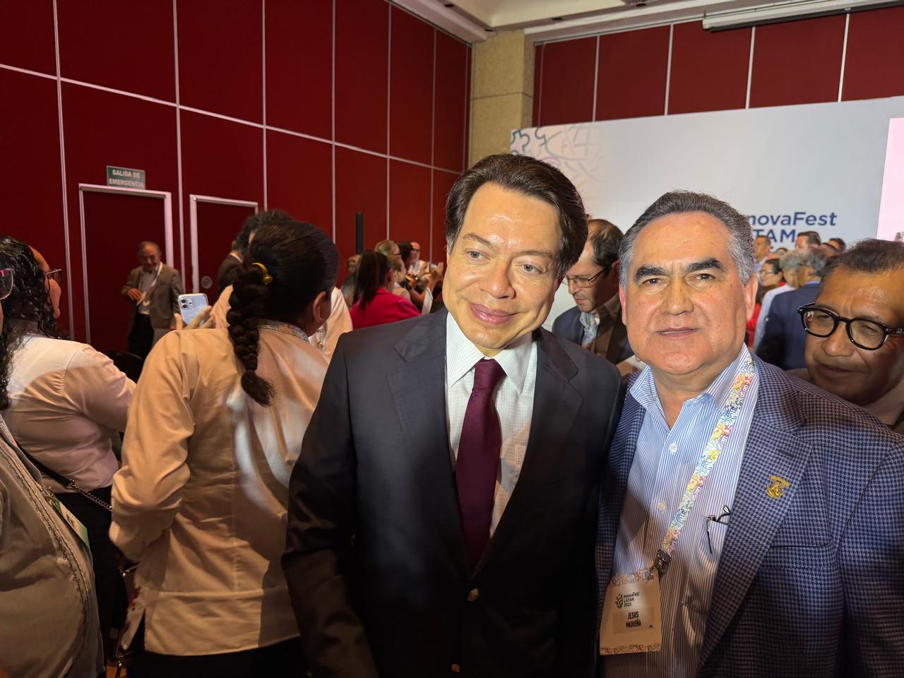 En su intervención, Madueña Molina reafirmó que, cómo Rector de la UAS, daba el sí a dicha declaración, felicitando a las autoridades federales por la histórica e inédita iniciativa, en la que todas las universidades e instituciones de educación superior están llamadas para una real coordinación.