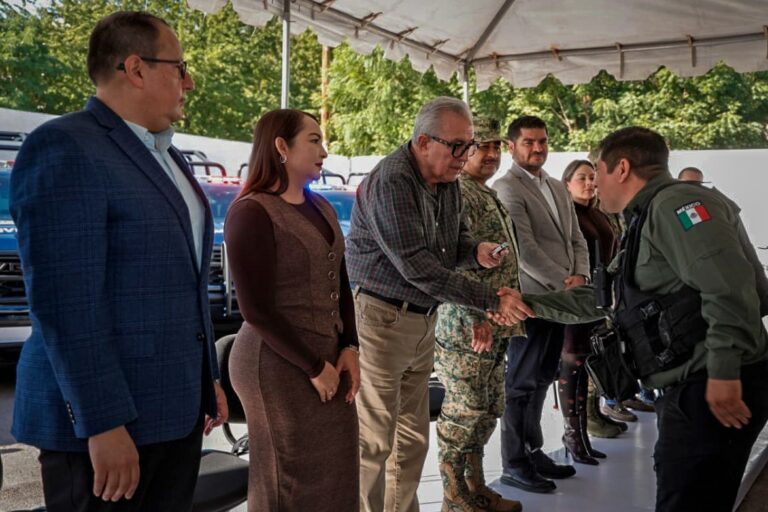 El anuncio lo hizo al entregar nuevas patrullas y vehículos a la Fiscalía General del Estado y nuevas instalaciones para una Vicefiscalía de esta institución