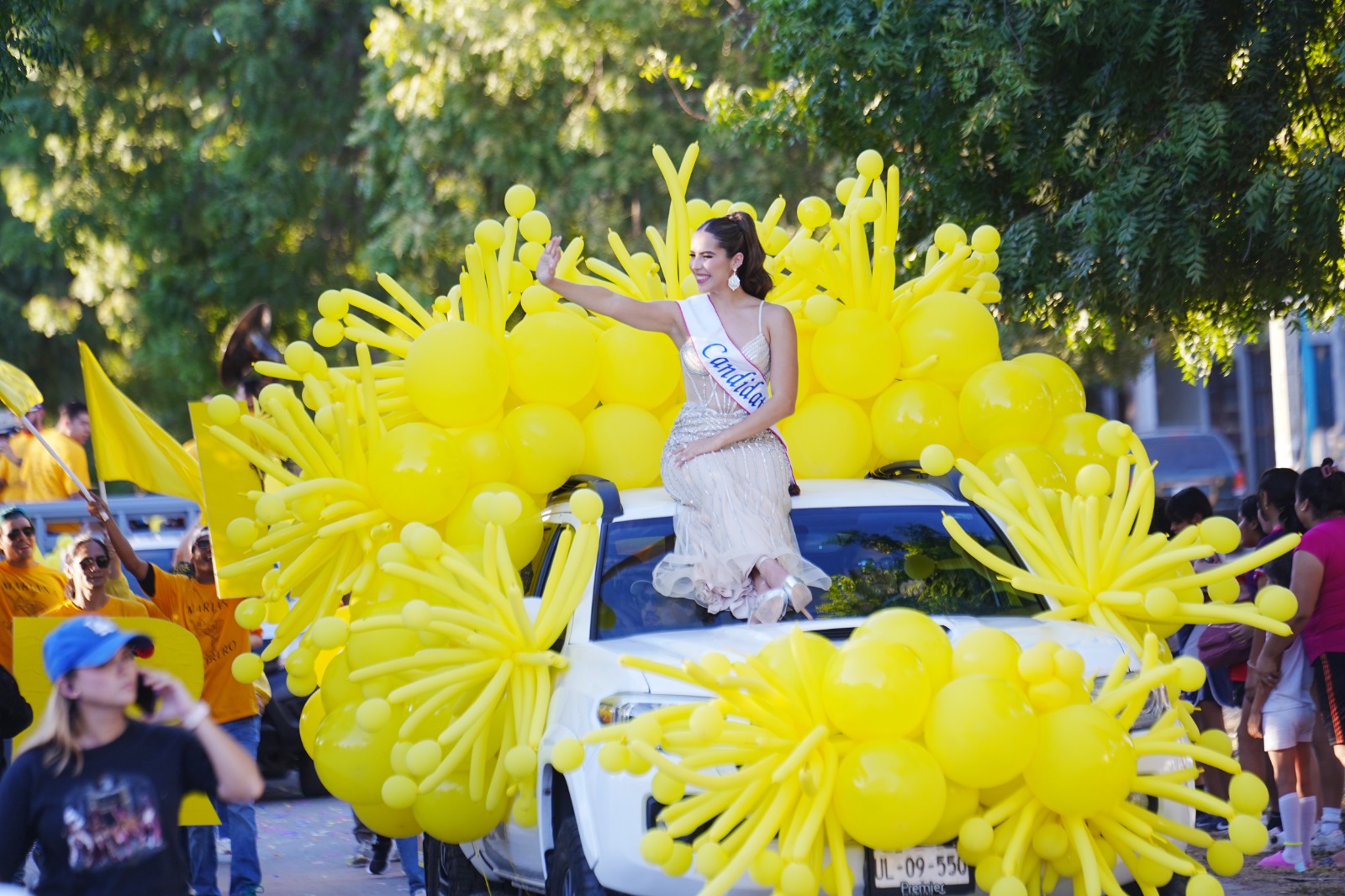 A sus 26 años, esta joven profesional —cosmetóloga de profesión y bailarina de corazón— busca que su participación en la máxima fiesta del puerto deje un legado profundo. Más allá de la corona, su objetivo es ser una embajadora de las bellas artes, utilizando su plataforma para que la sociedad valore la danza y las expresiones artísticas como pilares del desarrollo humano.
