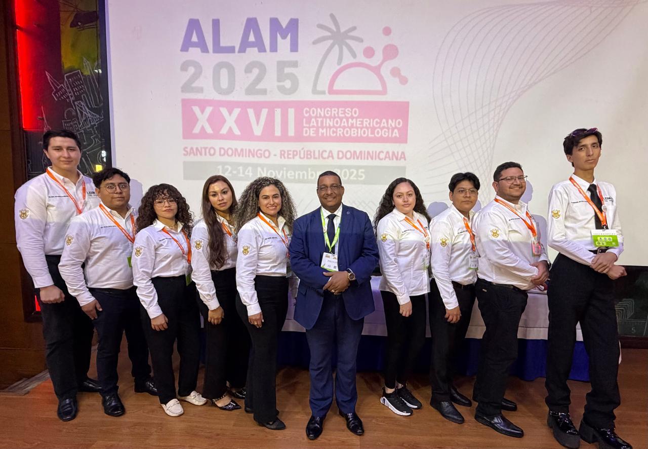 Ana Patricia Castro Díaz, estudiante de la Facultad de Ciencias Químico Biológicas de la Universidad Autónoma de Sinaloa (UAS) ganó el reconocimiento del mejor poster en el XXVII Congreso Latinoamericano de Microbiología, evento realizado en Santo Domingo, República Dominicana, hecho que representa un orgullo y demuestra que en la casa rosalina se forma a jóvenes con talento y amor por la ciencia desde etapa temprana, destacó la doctora Maribel Jiménez Edeza.