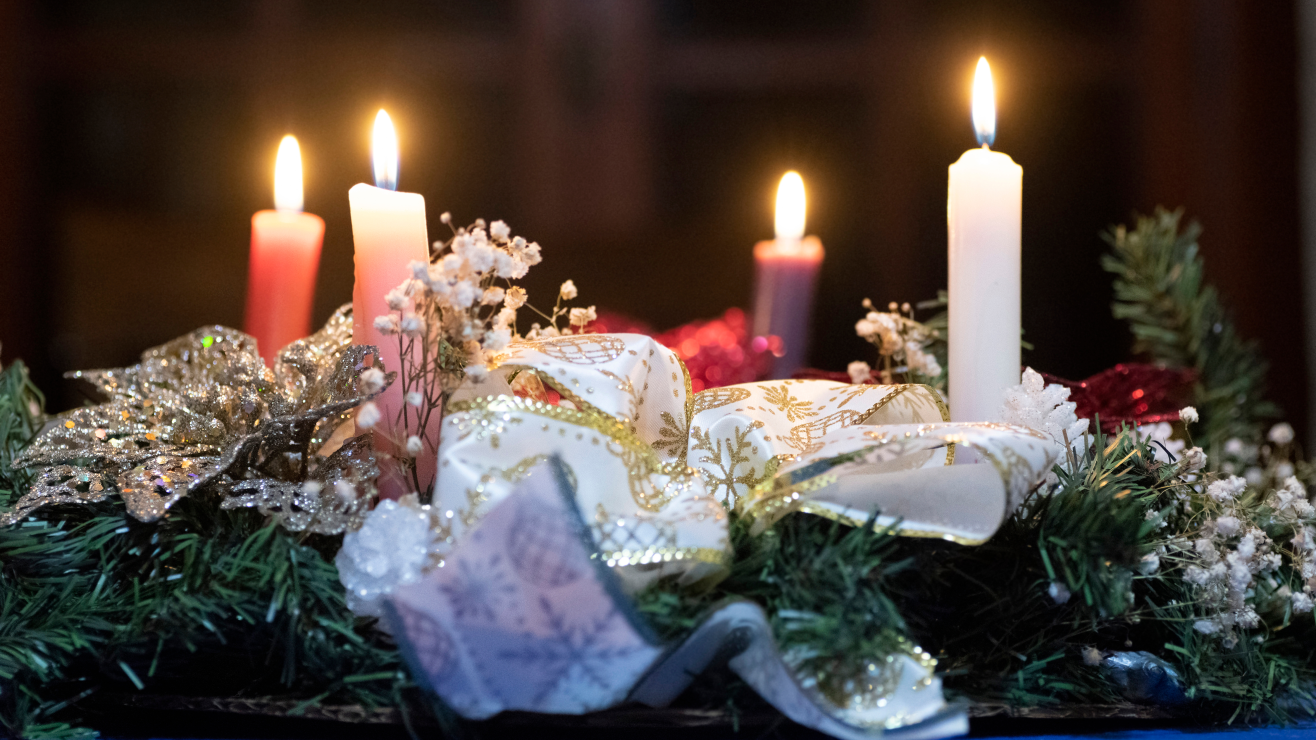 La Corona de Adviento es una de las tradiciones más populares previas a la Navidad y sus velas tienen un propósito espiritual. Conoce cuál es