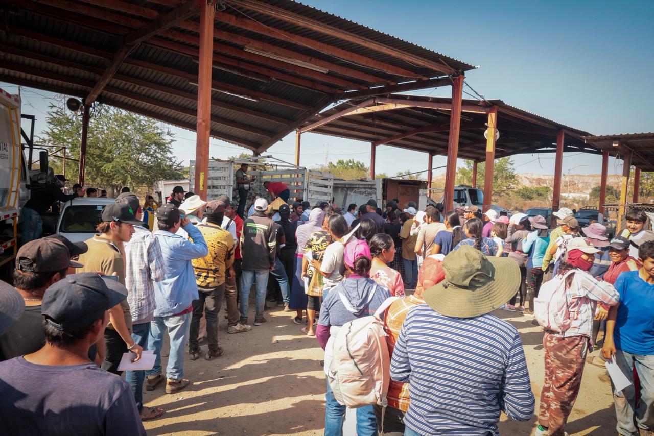 Atienden incendio en el Basurón Municipal de Culiacán y respalda a familias trabajadoras