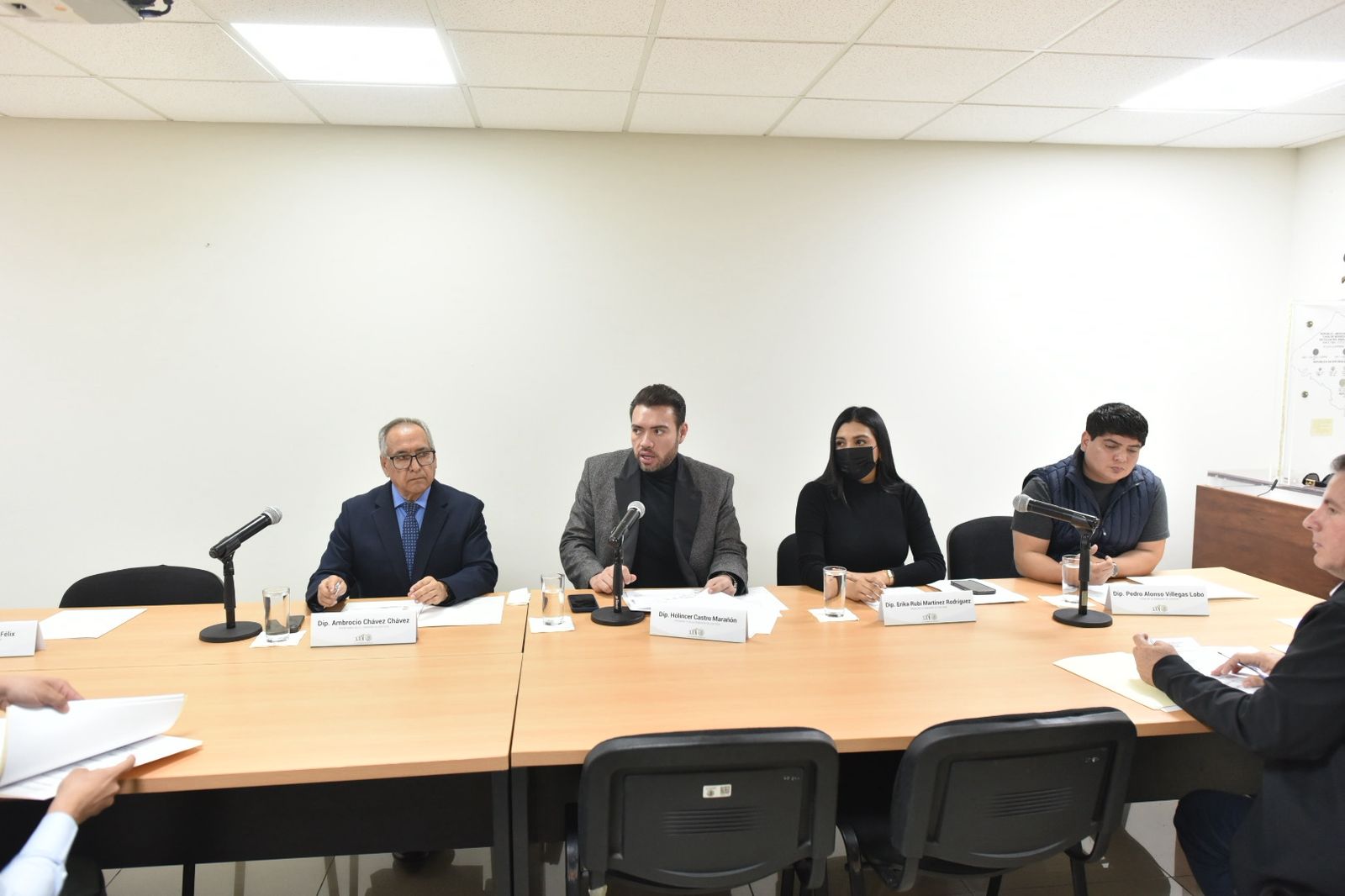 Más sanciones a robo de vehículos.
Carlos Manzo es marca.
Los partidos sinaloenses se mueven… bueno, algunos. Los demás en  la poltrona.
Acciones son amores y lo afirman en hechos JUMAPAM y DIF.
