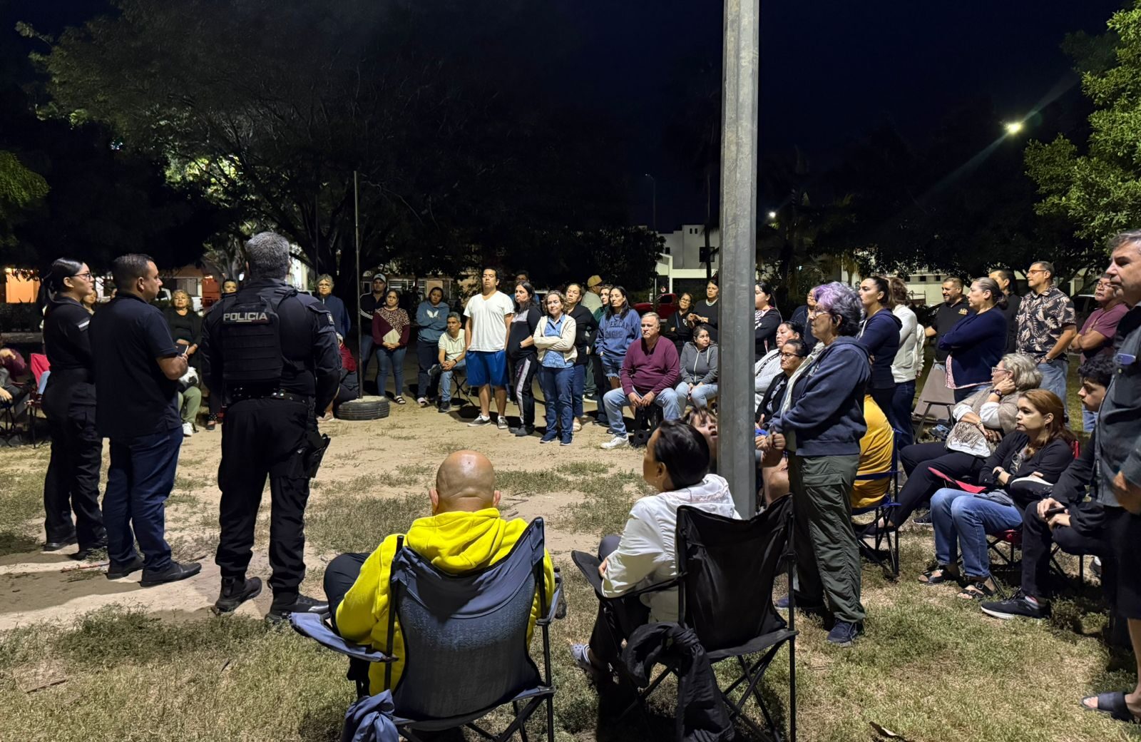 Crece confianza en Seguir-Chat, se suman vecinos de Los Mangos III.