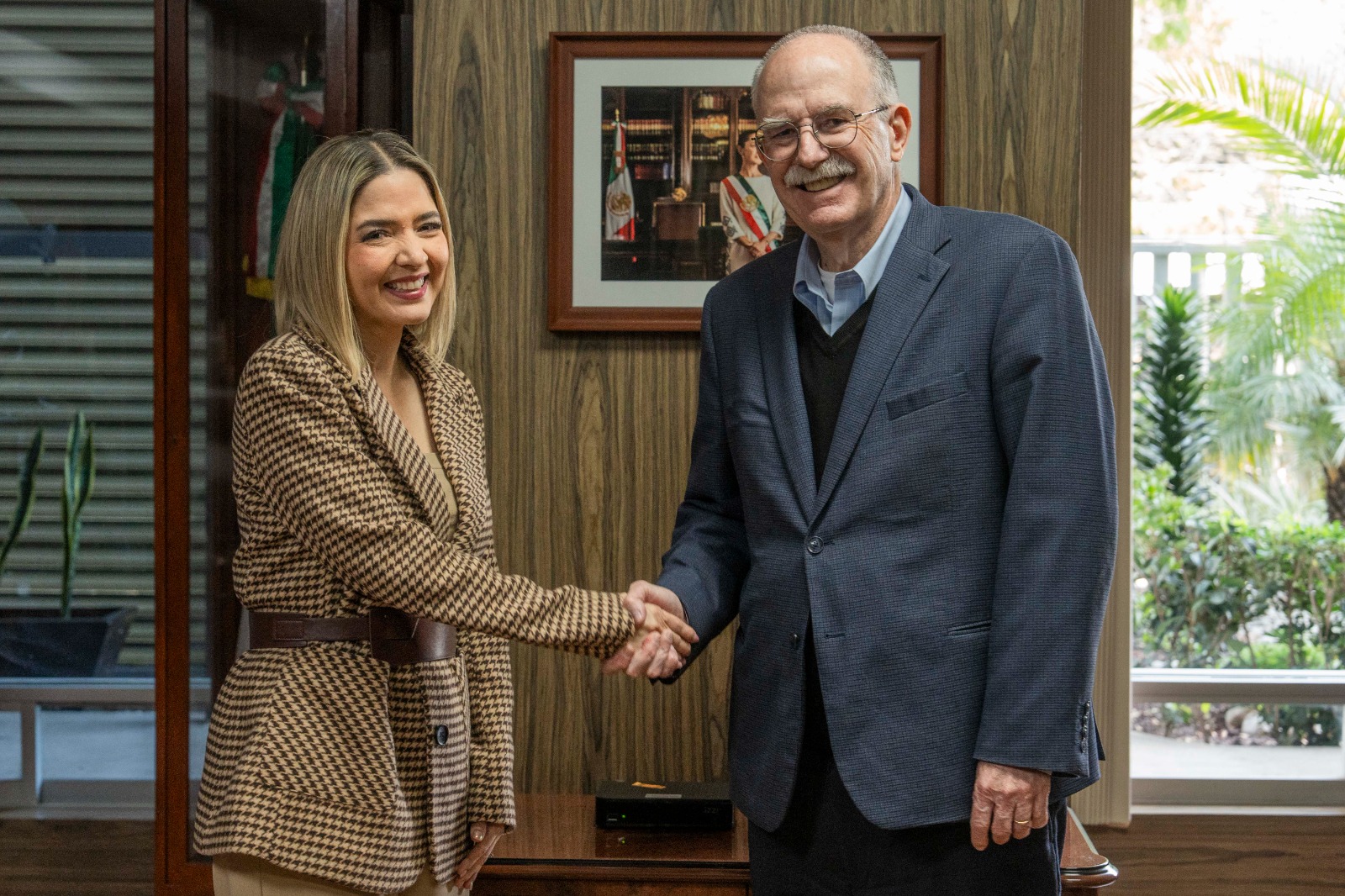 Licencia de conducir permanente generará impacto positivo en conductores.
Cae el primer guillotinado por andar de …ulo pronto.
Estrella Palacios arroja la tarraya en CDMX.
Comisiones del Congreso rinden sus informes.
