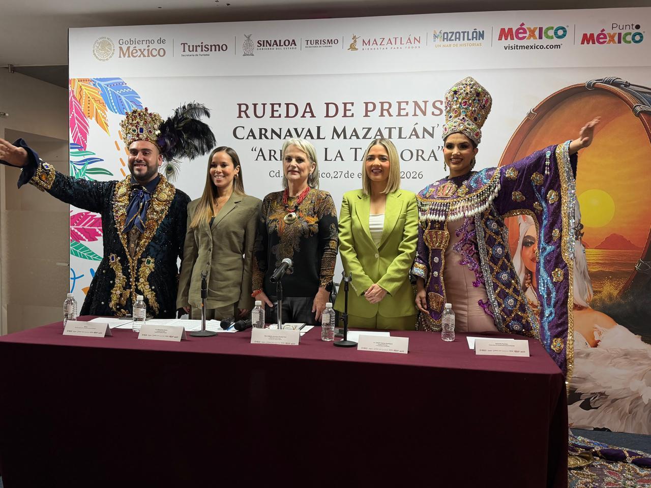 Licencia de conducir permanente generará impacto positivo en conductores.
Cae el primer guillotinado por andar de …ulo pronto.
Estrella Palacios arroja la tarraya en CDMX.
Comisiones del Congreso rinden sus informes.
