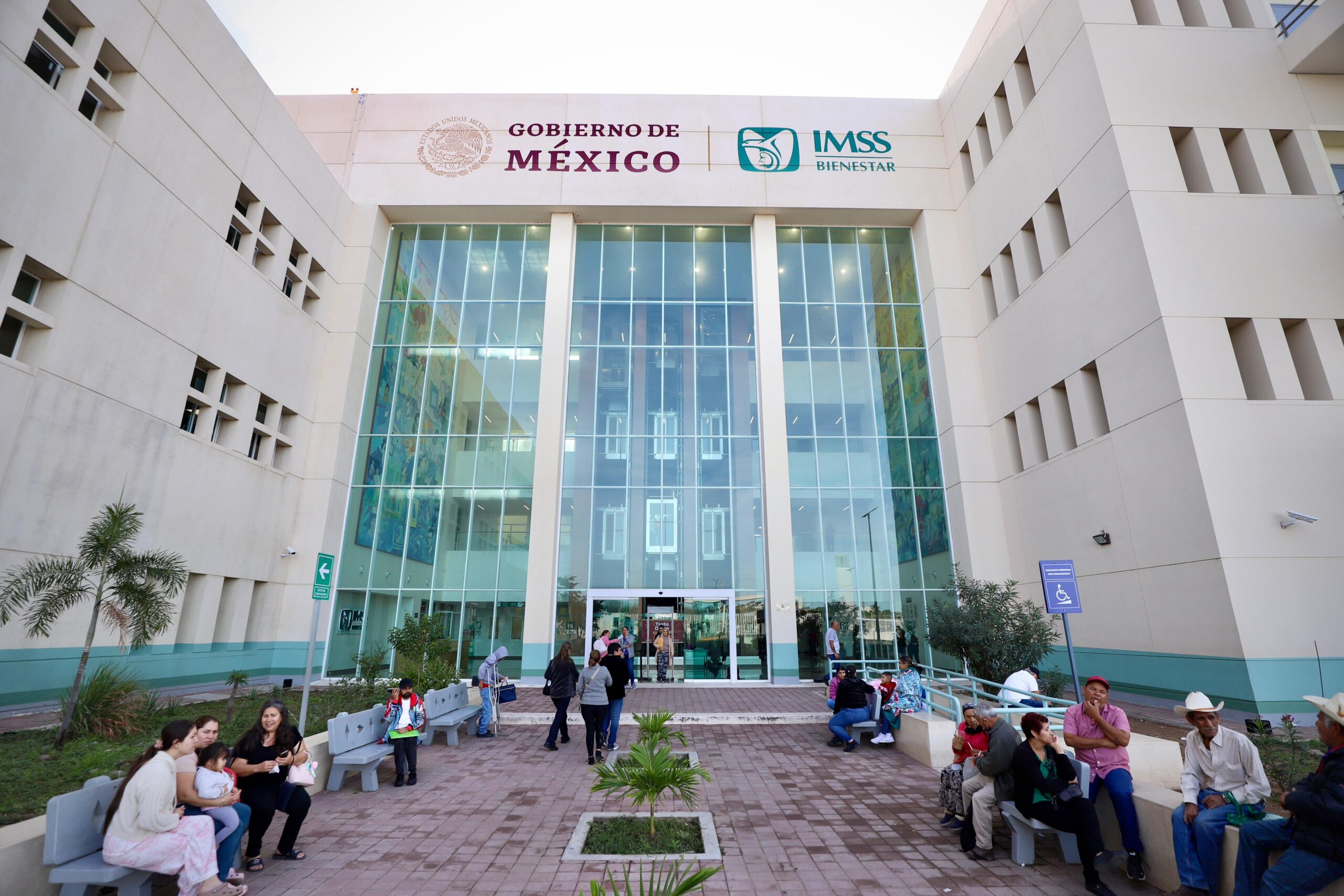 Entre aplausos y gratitud, Jesús Humberto fue despedido en el Hospital General tras donar sus órganos y ofrecer una segunda oportunidad de vida a pacientes en espera