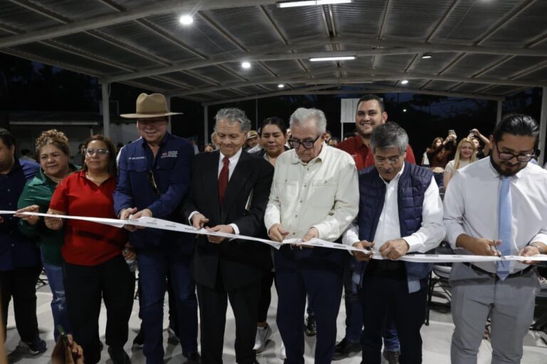 Con una inversión de 1.5 MDP se rehabilitaron las escuelas primarias y telesecundaria de la comunidad.