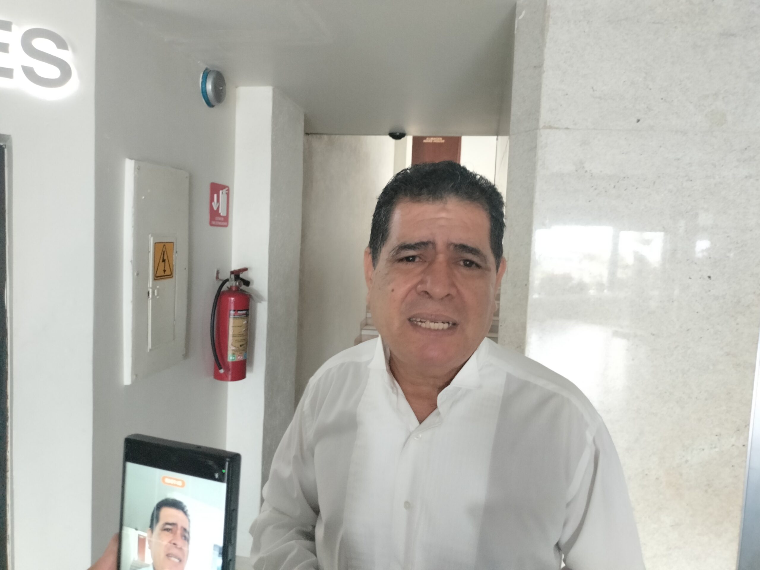 Martes inician preinscripciones en línea.
Discuten ciudadanos alternativas contra la situación actual el estado.
Realmente. Rocha e Imelda, solo tomaron café?.
Reencarpetado prioridad de Estrella Palacios.
A nadie engaña Rosa Icela Rodríguez.
