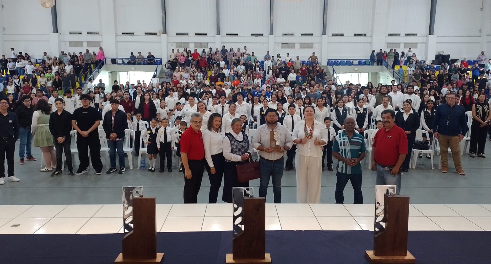 Sinaloa se impone con proyectos de ciencia y tecnología del Concurso Regional de Infomatrix Pacífico 2026.
El evento reunió a casi 300 participantes de Durango, Nayarit y Sinaloa.

