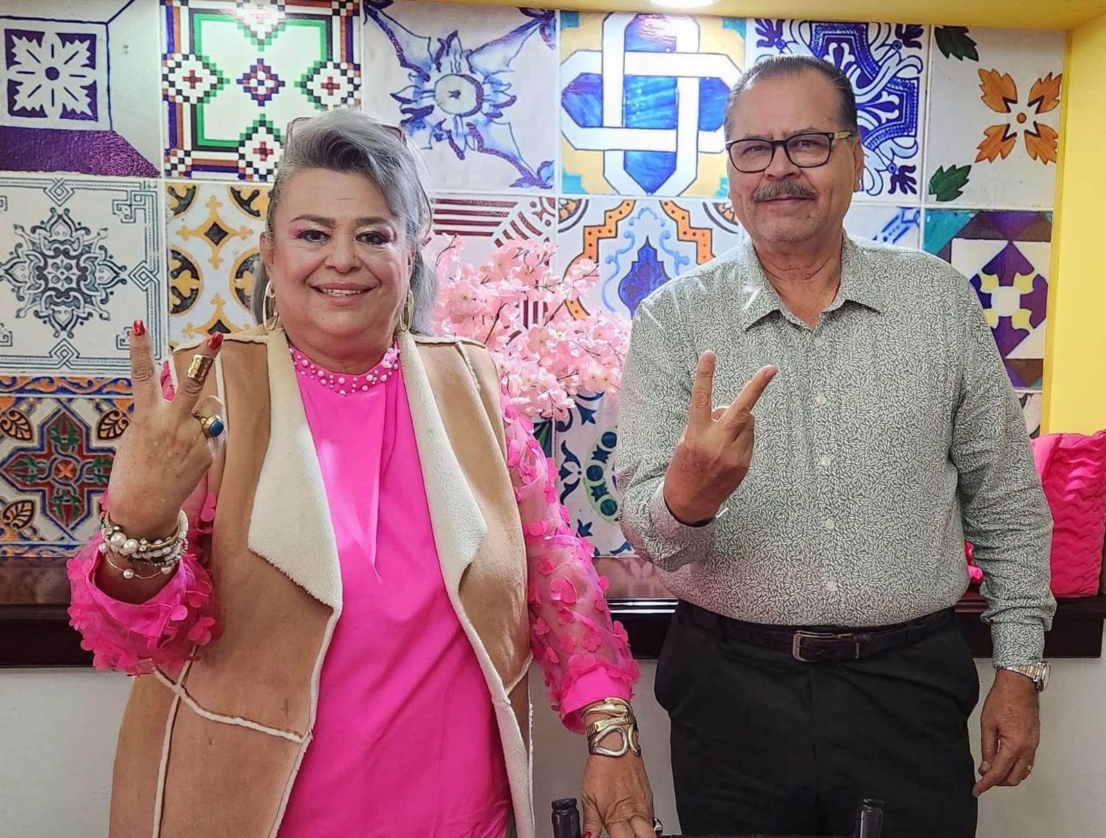 Se sacude la Hamaca y se quitan la modorra en el Cabildo de Mazatlán.
38 minutos de debate por primera vez en 32 sesiones, con mucho “fuego amigo”.
Antes… en el pasado… se daban a conocer los detalles de los dictámenes. Ahora les gana la weba.
Siguen desfondando al PRI en Sinaloa.
¡No lloró Noroña por los soldados caídos!