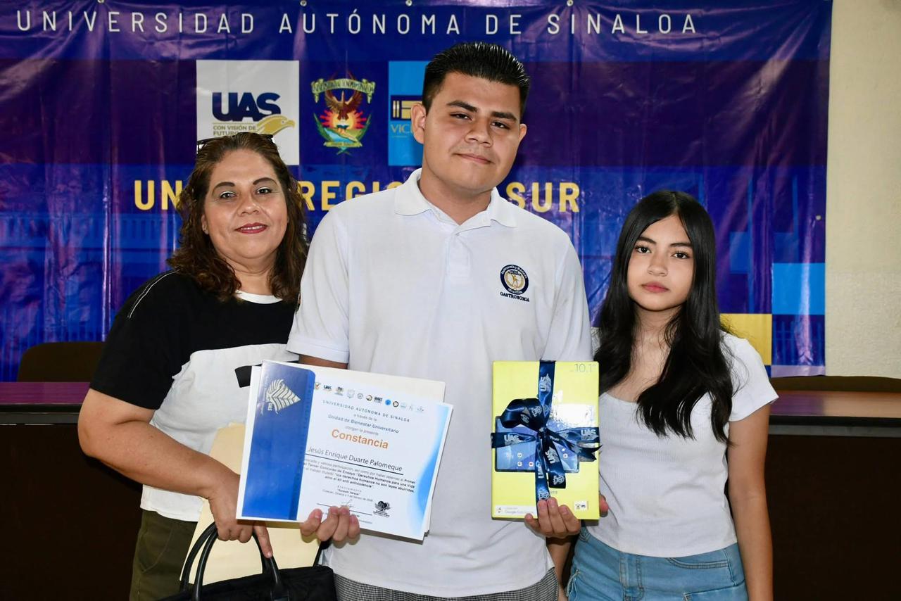 La Universidad Autónoma de Sinaloa (UAS) realizó la tercera etapa del concurso de ensayos “Derechos Humanos para una Vida Digna”, con el objetivo de fomentar la reflexión y participación estudiantil en temas relacionados con los derechos humanos y la construcción de una Cultura de Paz.