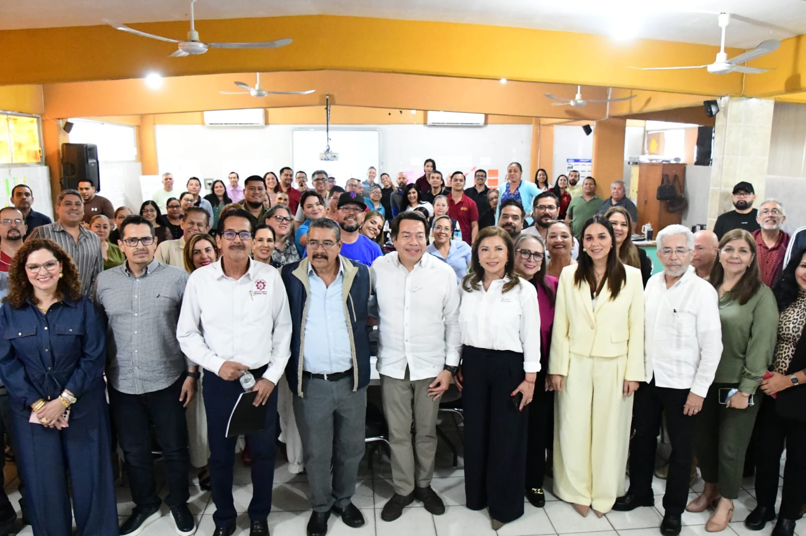 Mario Delgado propone un pacto con docentes para garantizar el pase directo de secundaria a bachillerato